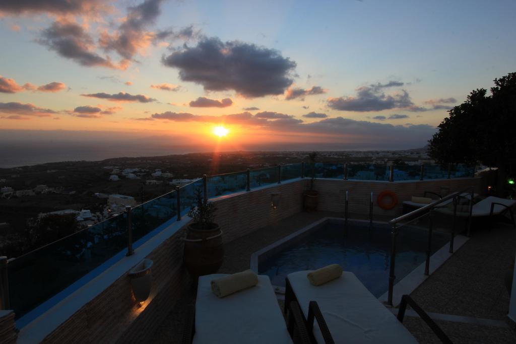 Nectarios Villa - Studios & Suites Adults Only Fira (Santorini) Exterior foto
