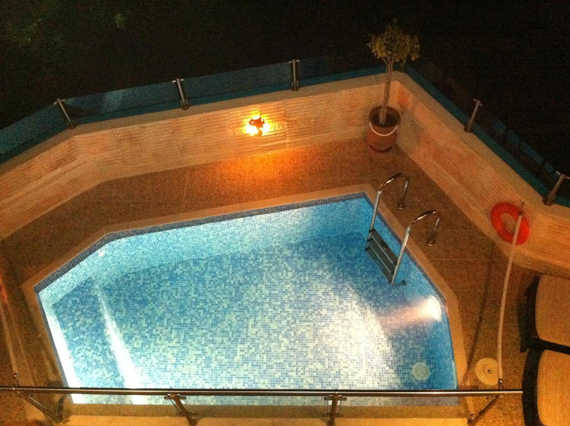 Nectarios Villa - Studios & Suites Adults Only Fira (Santorini) Exterior foto