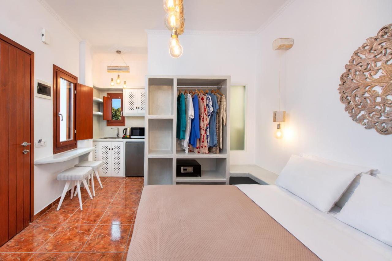 Nectarios Villa - Studios & Suites Adults Only Fira (Santorini) Exterior foto
